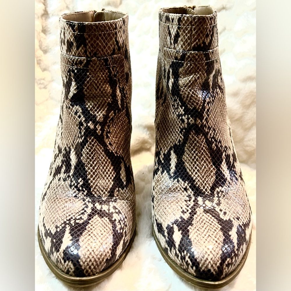 Anne Klein snakeskin chunky block heel ankle booties women’s size 7.5M - Picture 6 of 12